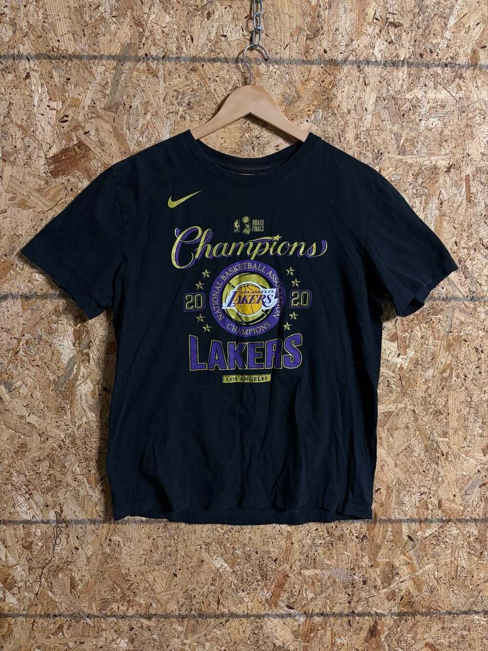 Nike 2020 NBA Champions Los Angeles Lakers T-Shirt Size L